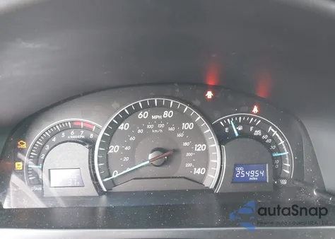 2015 Toyota Camry Le z USA, uszkodzony, nr VIN 4T1BF1FK2FU988997